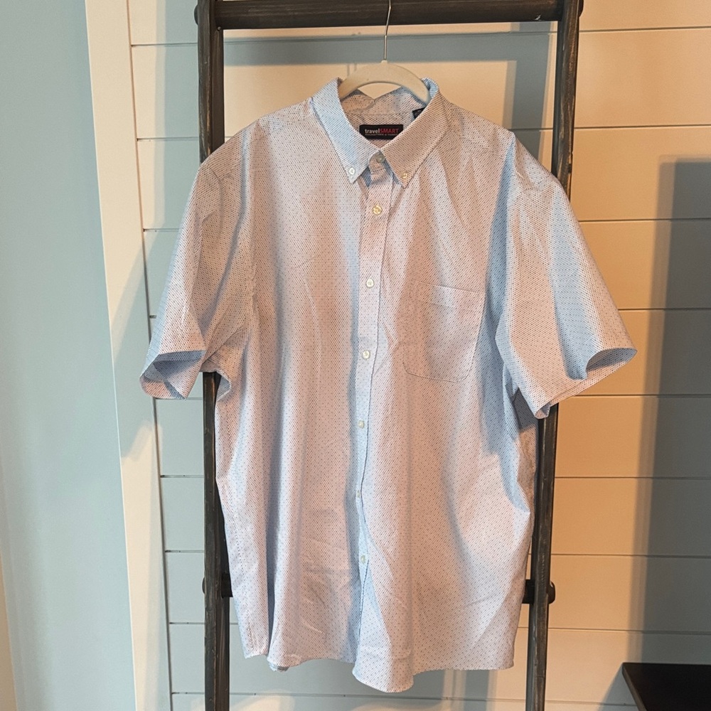 Roundtree & Yorke Light Blue Short-Sleeve Button-Down Shirt